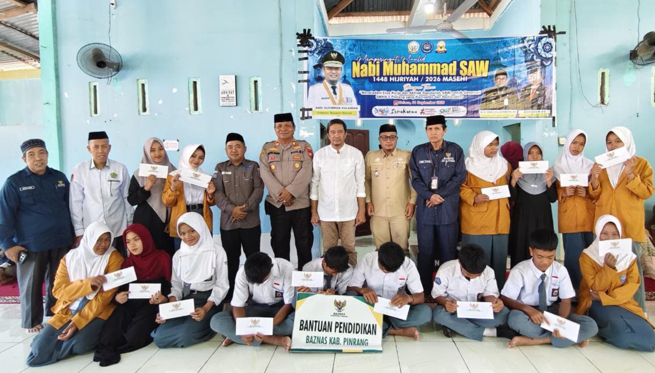Peringati Maulid Nabi 1448 H, UPT SMKN 5 Pinrang Tanamkan Nilai Keagamaan dan Kepedulian Sosial